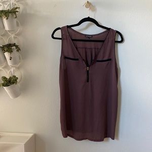 Express Lg top with zipper